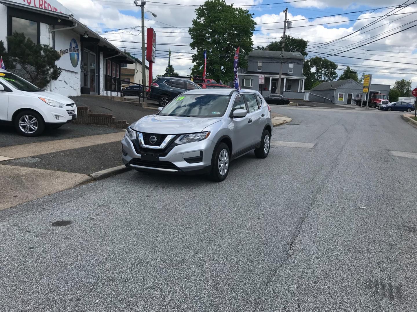 2019 Silver /Gray Nissan Rogue S (5N1AT2MV5KC) with an 2.5 V4 engine, Automatic transmission, located at 577 Chester Pike, Prospect Park, PA, 19076, (610) 237-1015, 39.886154, -75.302338 - Photo#1